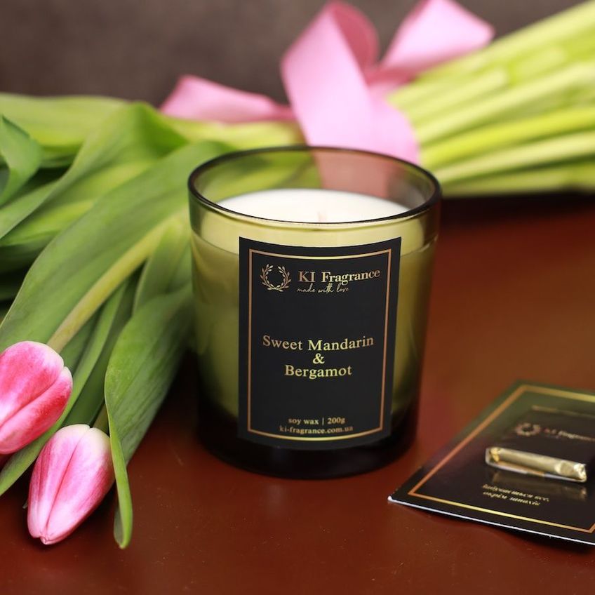Ароматична свічка Sweet Mandarin & Bergamot у зеленому скляному стакані 200 гр